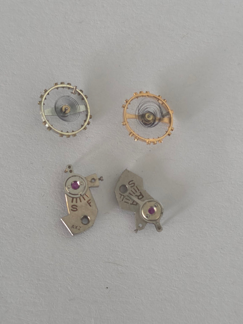 Sachet d'origine AFINOR "1 Roue" contenant fournitures de rouage et composants (1 roue dorée, ponts/pignons) - AFINOR (Paris) - AFINOR TA256 / L260/35
