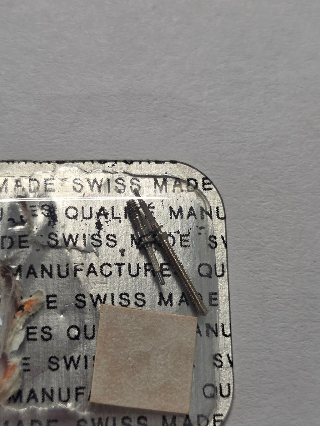 [AM238] Longines - Longines Cal. 14.16 - Lot de 2 tiges de remontage (Réf. 401 / Blister orange)