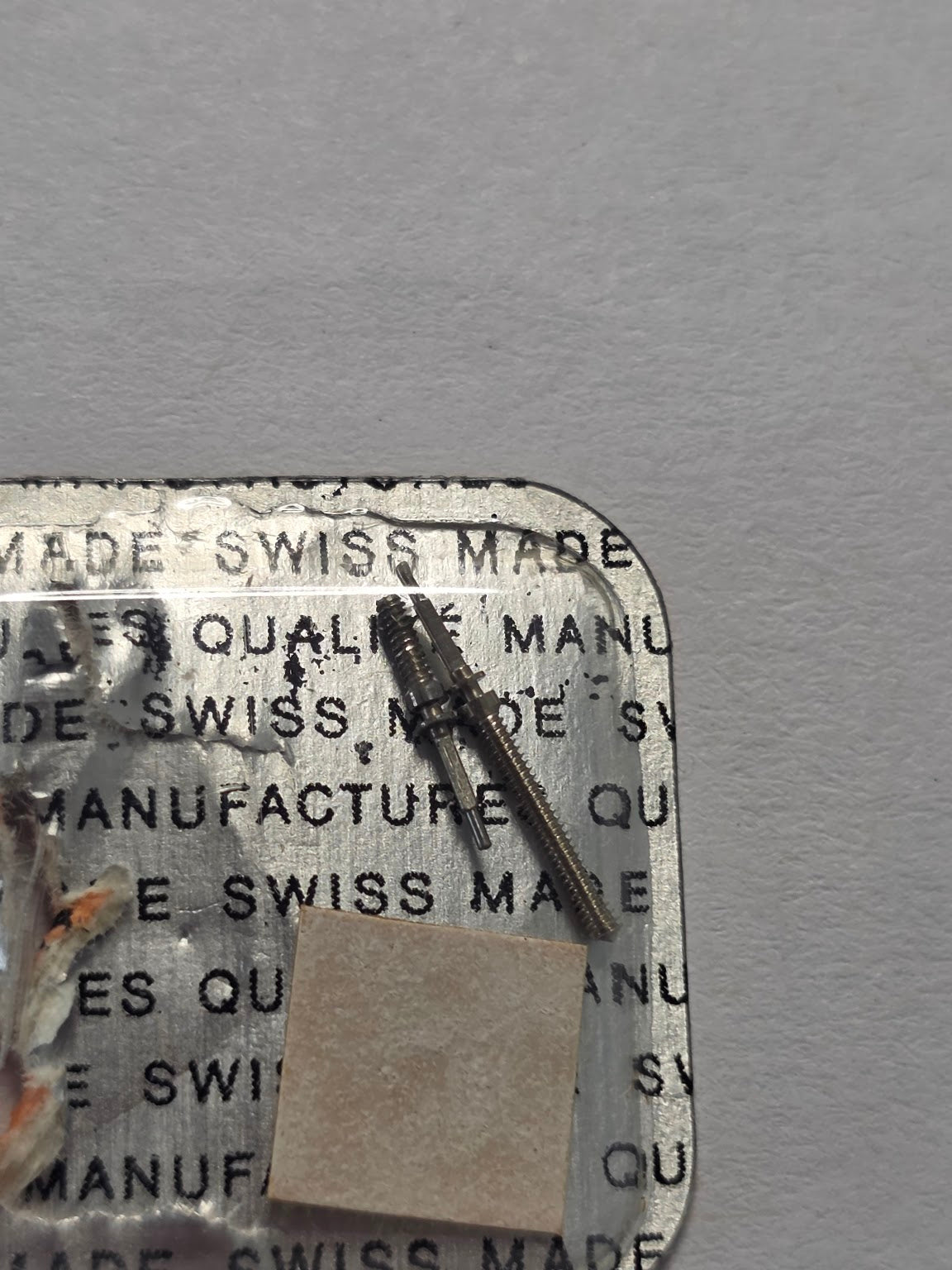 [AM238] Longines - Longines Cal. 14.16 - Lot de 2 tiges de remontage (Réf. 401 / Blister orange)
